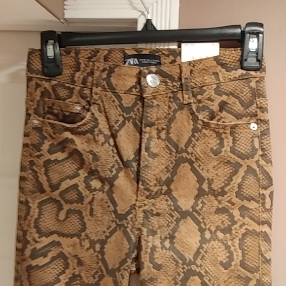 NWT ZARA snake reptile print jean pant - Picture 2 of 5